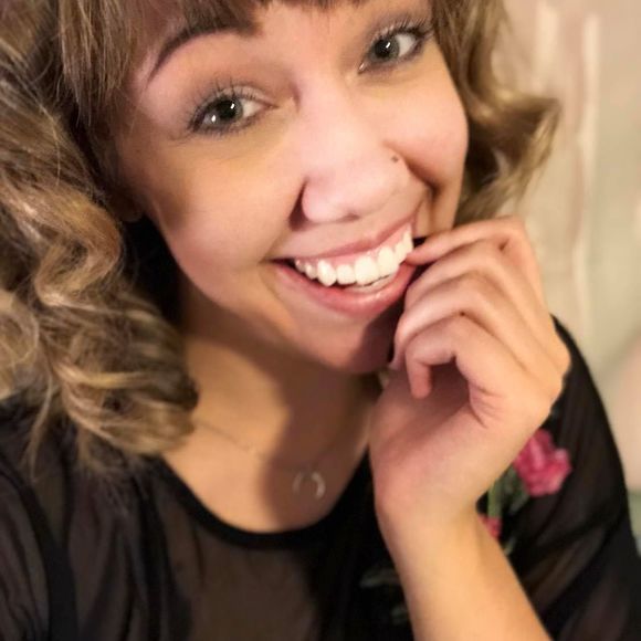 Meet your Posher, Julia - Picture 1 of 1